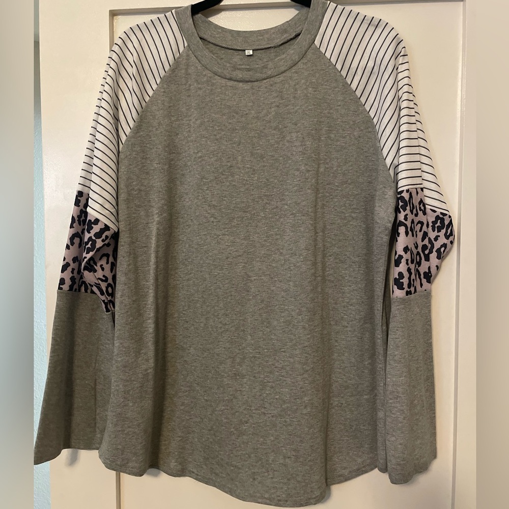 Women's Grey  Mixed-Print Long Sleeve Top